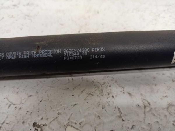 VERIN HAYON CITROEN BERLINGO/ PEUGEOT PARTNER 1996-2008 - Vue 2